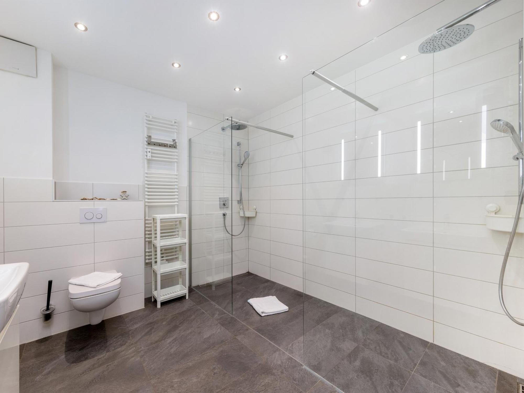 Ferienwohnung Strandlaeufer In Der Residenz Clara Sophia Binz Exterior foto